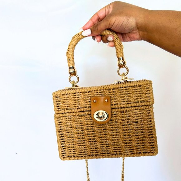 SHEIN Basket Clapse Purse - Picture 1 of 3